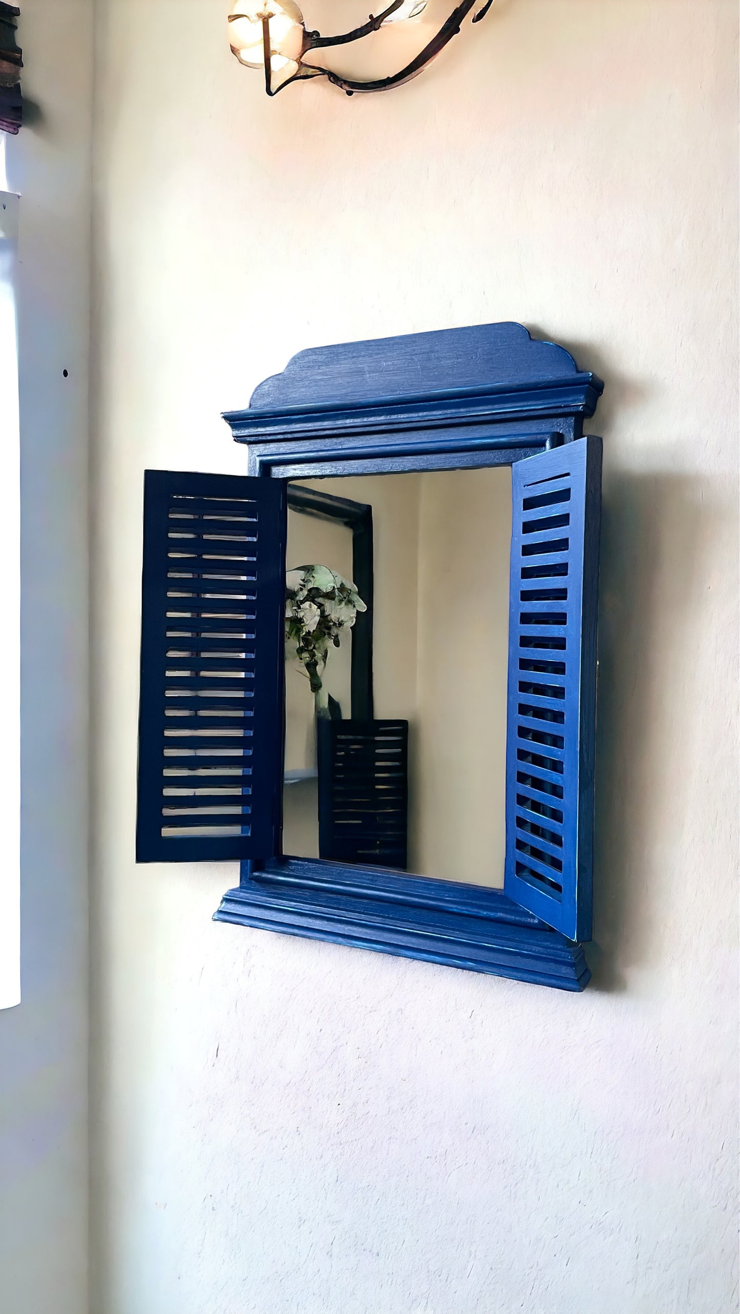 Faux Wooden Window (with mirror)